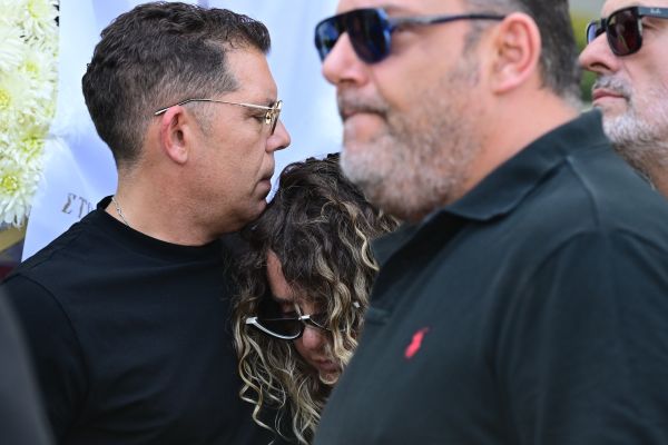 ΕΞΟΔΙΟΣ ΑΚΟΛΟΥΘΙΑ ΤΟΥ ΤΡΑΓΟΥΔΙΣΤΗ ΔΗΜΗΤΡΗ ΚΟΚΟΤΑ