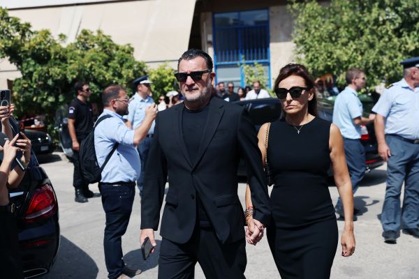 ΕΞΟΔΙΟΣ ΑΚΟΛΟΥΘΙΑ ΤΟΥ ΤΡΑΓΟΥΔΙΣΤΗ ΓΙΩΡΓΟΥ ΜΑΖΩΝΑΚΗ