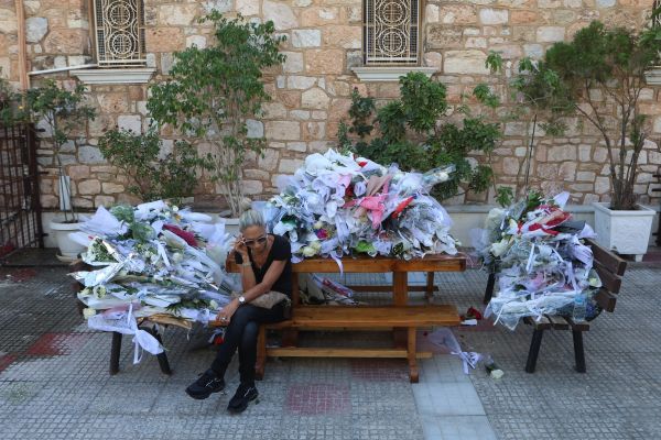 ΕΞΟΔΙΟΣ ΑΚΟΛΟΥΘΙΑ ΤΟΥ ΤΡΑΓΟΥΔΙΣΤΗ ΓΙΩΡΓΟΥ ΜΑΖΩΝΑΚΗ