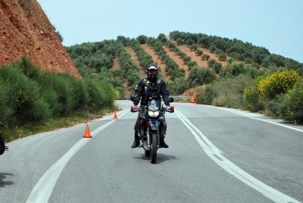 Ο άνθρωπος πίσω...από την "κάσκα"