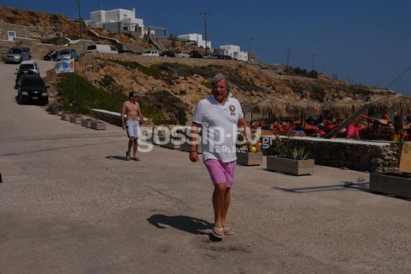 Νίκος Βαρβέρης: Στη Μύκονο για… τένις!