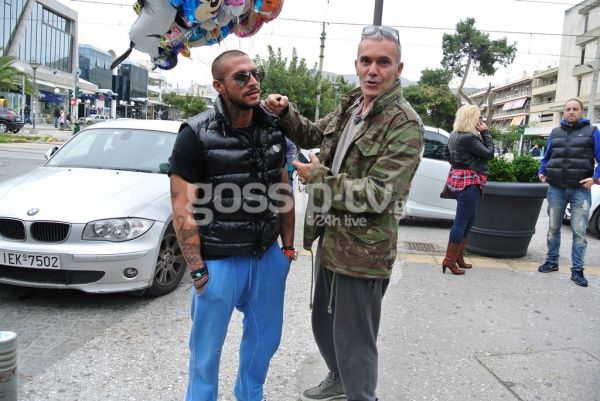 Στέλιος Ρόκκος: Για καφεδάκι με φίλους στην Γλυφάδα!