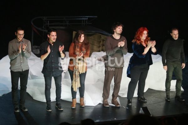 Επίσημη πρεμιέρα με λαμπερές παρουσίες