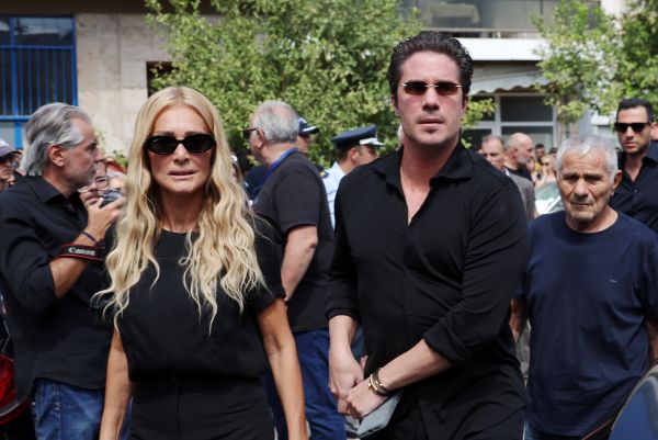 ΕΞΟΔΙΟΣ ΑΚΟΛΟΥΘΙΑ ΤΟΥ ΤΡΑΓΟΥΔΙΣΤΗ ΓΙΩΡΓΟΥ ΜΑΖΩΝΑΚΗ