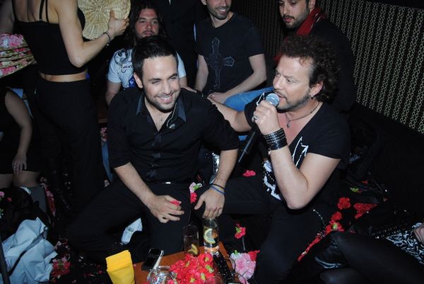 Που διασκεδάζουν οι επώνυμοι 