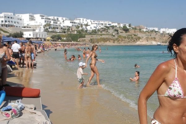 Οι διακοπές της Στέλλας Καπεζάνου με τον γιο της!