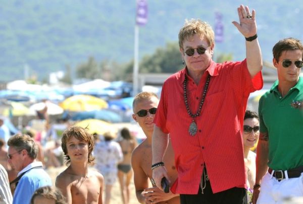 Με τον άντρα του στο Saint Tropez 