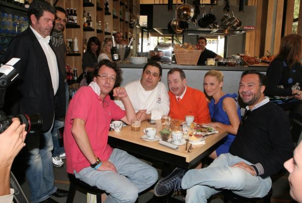 Παντρεύεται η Νάντια Μπουλέ;