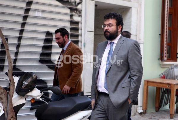 Συγκίνηση στο τελευταίο «αντίο» στον Λουκιανό Κηλαηδόνη