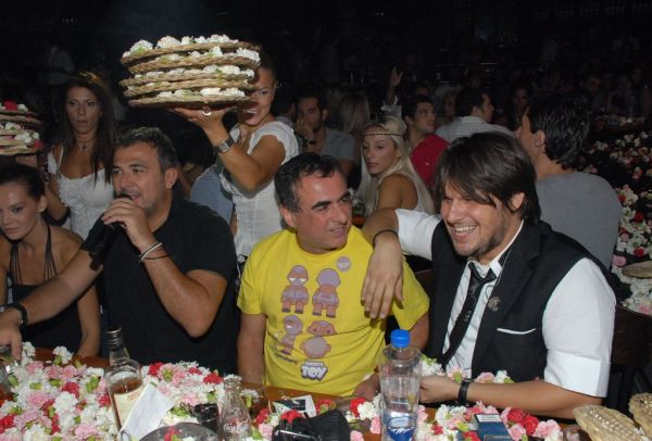 Καρέ καρέ η έξοδος Ρέμου-Μπόσνιακ!