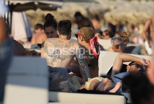  Πάρις Κασιδόκωστας-Τάμτα: Στη Μύκονο μαζί με την κόρη της τραγουδίστριας, Άννυ