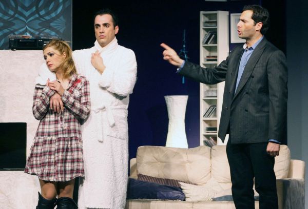 Η επίσημη πρεμιέρα του θεάτρου Ντενίση 