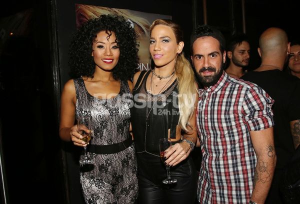 Ντύθηκε καναπές και βγήκε!