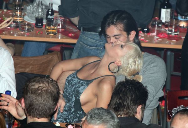 Στον Λευκό τον Πύργο… πήρε τα φιλιά του… 