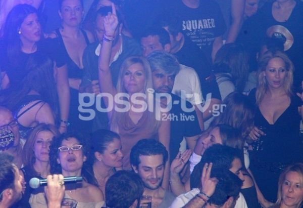 Ποιον φωτογραφίζει η Βάσια Λόη;