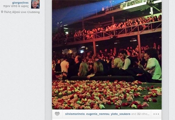 Χαλί από λουλούδια για την… 