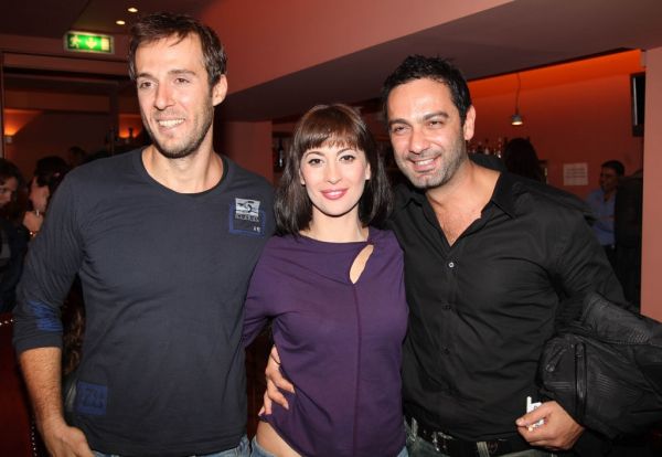 Πρεμιέρα ... “Από μακριά”