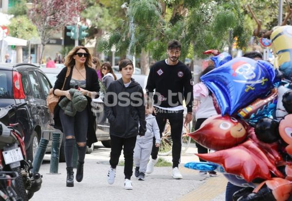 Αγγελική Ηλιάδη-Σάββας Γκέντσογλου: Βόλτα στη λιακάδα με τα παιδιά! 