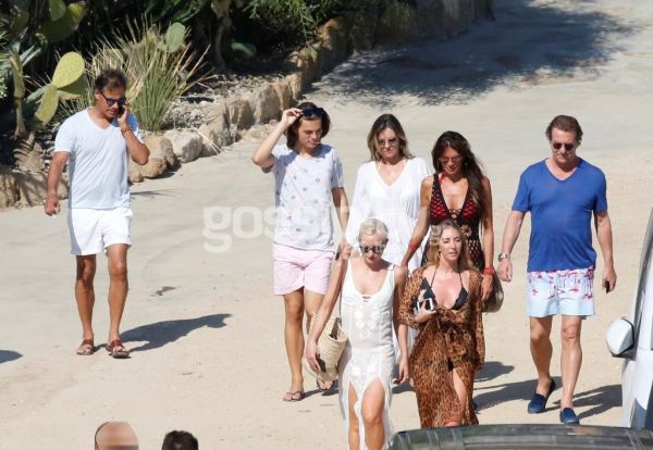Επανασύνδεση για γνωστό ζευγάρι 7 χρόνια μετά το διαζύγιό του; Μαζί στη Μύκονο