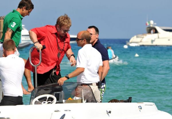 Με τον άντρα του στο Saint Tropez 