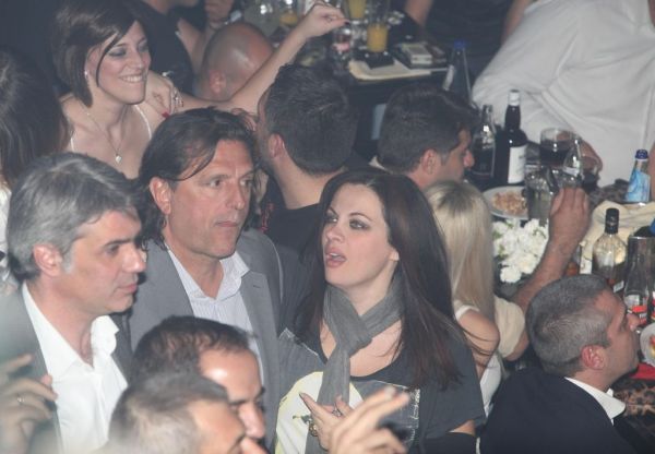 Δείτε καρέ-καρέ το ζεϊμπέκικο του Τάσου Μητρόπουλου στο Ρέμο