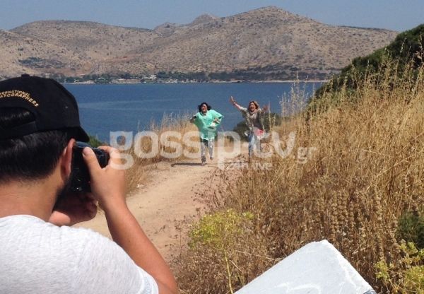 Την πήρε ο ύπνος κι έγειρε…. στου αγροτικού την άκρη