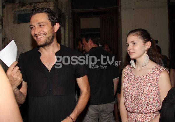 Η νεαρή δεσποινίδα είναι η κόρη του …