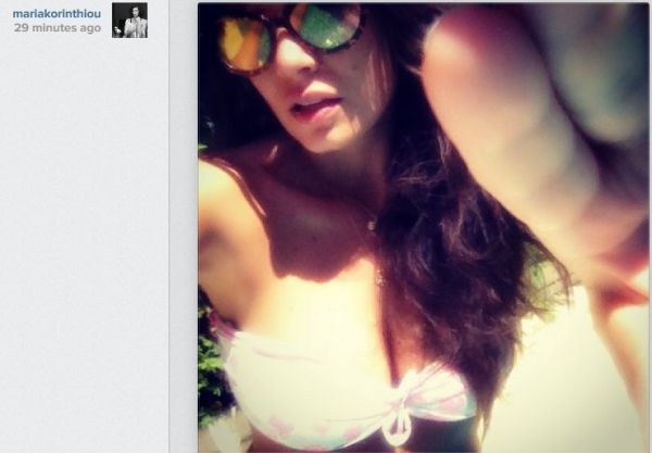 Η Μαρία Κορινθίου ποζάρει με μαγιό by.. Χρηστίδου!