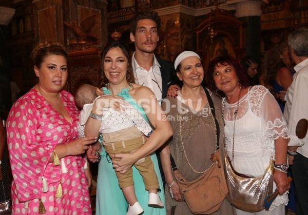 Το φωτογραφικό άλμπουμ της βάφτισης του Φοίβου Βουτσά! 