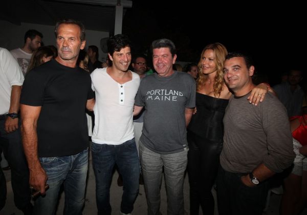 Το πάρτι του Πέτρου Κωστόπουλου