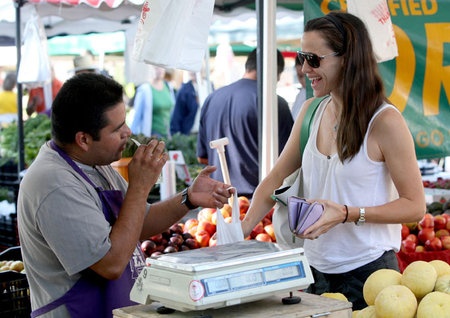 Η Jennifer Garner στη λαϊκή! 