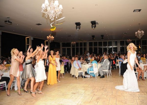 Μουρούτσος-Περάκη: Καρέ καρέ ο γάμος τους και η βάφτιση της κόρης τους