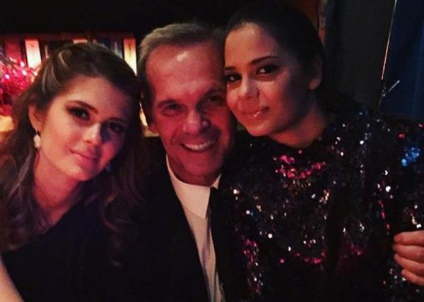 Πέτρος Κωστόπουλος: Πρωτοχρονιά με τα τρία του παιδιά 