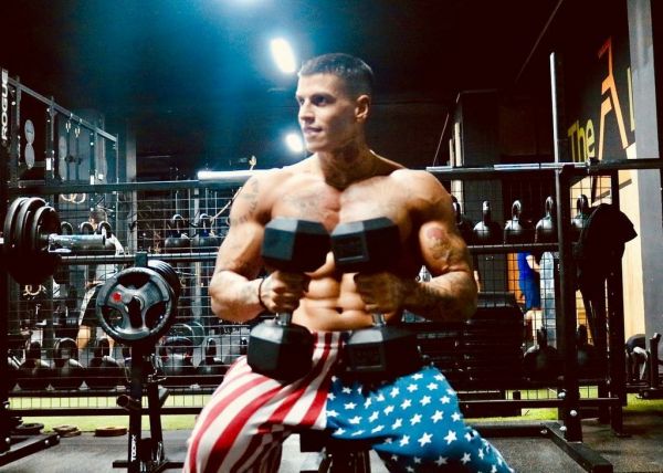 Κι όμως! Αυτός είναι πρώην παίκτης του... Survivor!