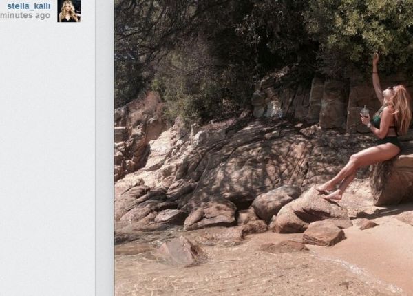 Στέλλα Καλλή: Σέξι στα βράχια!