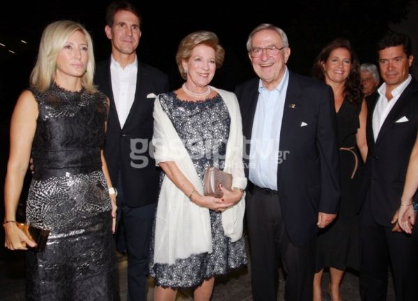 Κωνσταντίνος-Άννα Μαρία: Επέτειος με θέα τον Ιερό Βράχο