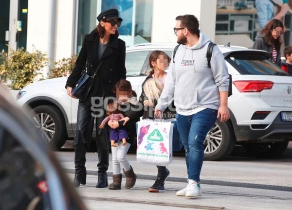 Μπέτυ Μαγγίρα: Στυλάτη με τις κόρες της για ψώνια στη Γλυφάδα!