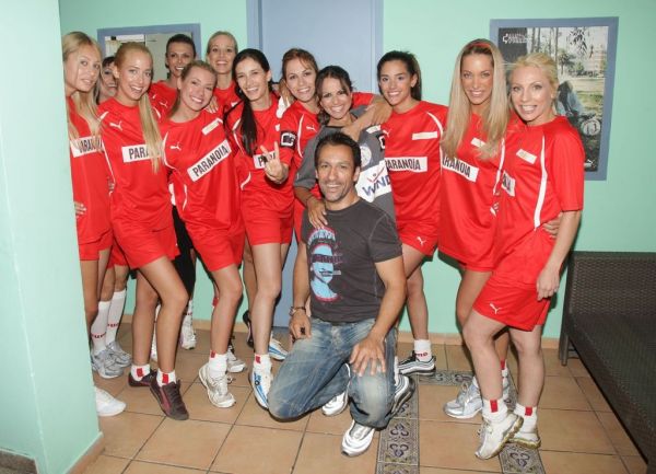 Ποδοσφαιρικός αγώνας με sexy παρουσίες για καλό σκοπό!