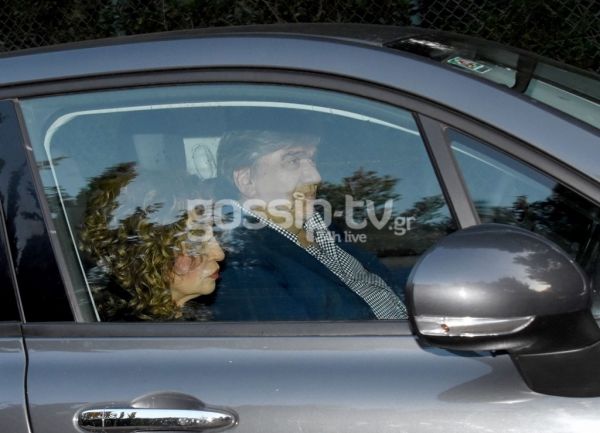 Γάμος Ρέμου – Μπόσνιακ: Δείτε εικόνες από την άφιξη των καλεσμένων