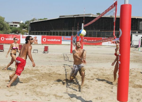 Beach volley με special celebrities