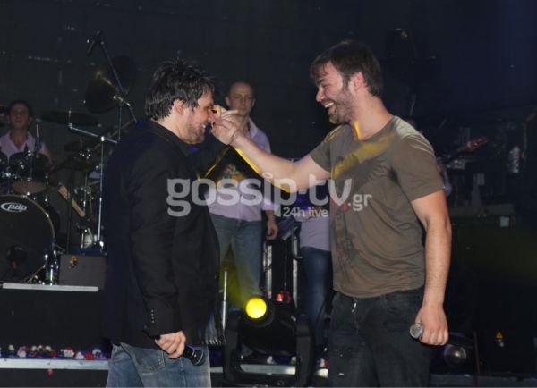 Ο Γιώργος Σαμπάνης τα «έσπασε» στον Πάνο Κιάμο