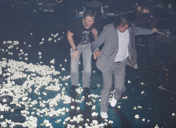 Δείτε καρέ-καρέ το ζεϊμπέκικο του Τάσου Μητρόπουλου στο Ρέμο