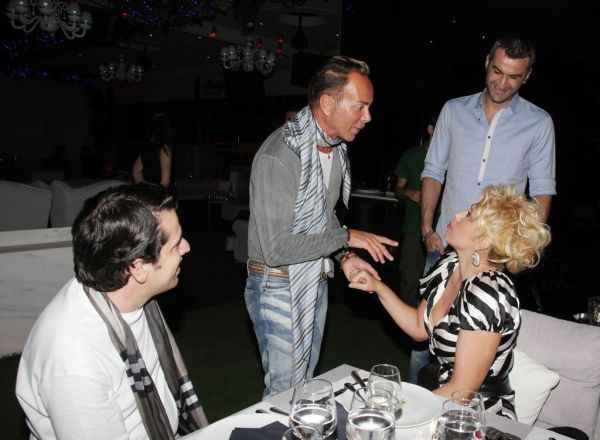 Το… 'ριξαν πάλι έξω  οι επώνυμοι!