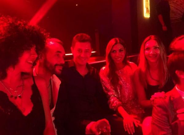 Αντώνης Σρόιτερ - Ιωάννα Μπούκη: Δείτε με ποιους διασκέδασαν στον Οικονομόπουλο