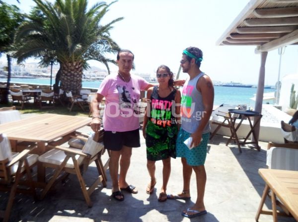 Λευτέρης Πανταζής: Με την κόρη του στην Μύκονο