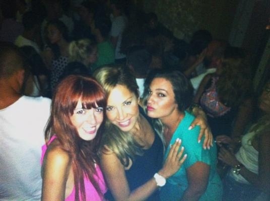 Μαριάντα Πιερίδη: Έβαλε το μαγιό της και έγινε μπαργούμαν! (φωτό)