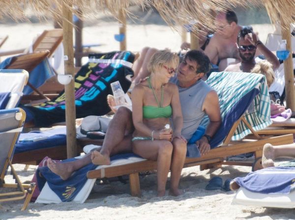 Μπέζος-Τσαλίκη: Άκρως οικογενειακόν!