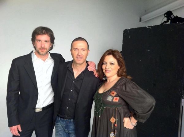 Στα backstage της παράστασης «Σ'αγαπάω αλλά»  που ανεβαίνει στο θέατρο «Αθηνά»