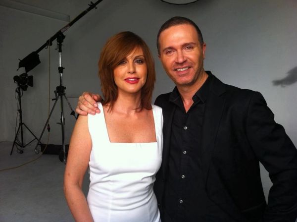 Στα backstage της παράστασης «Σ'αγαπάω αλλά»  που ανεβαίνει στο θέατρο «Αθηνά»