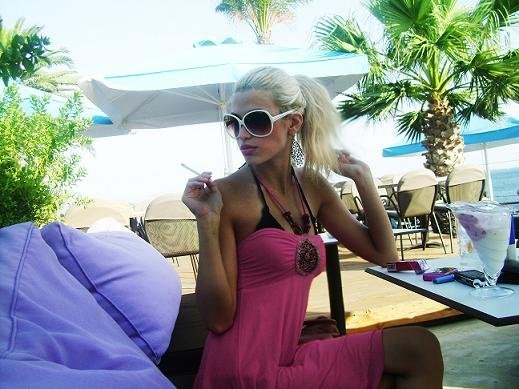 Οι μοναχικές διακοπές της Miss Παγκόσμιος Τουρισμός Άβελλυν Τζανετάκου 